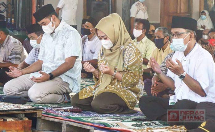 Bupati Purbalingga Bantu Pembangunan Masjid di Desa Limbangan