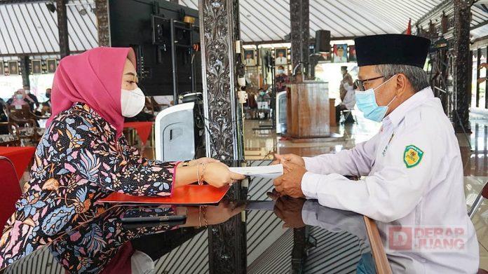 Bupati Purbalingga Membayar Zakat Melalui Baznas Purbalingga