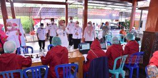 Bupati Sukoharjo Lakukan Monitoring Vaksinasi Lansia di Desa Langenharjo