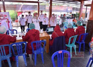 Bupati Sukoharjo Lakukan Monitoring Vaksinasi Lansia di Desa Langenharjo