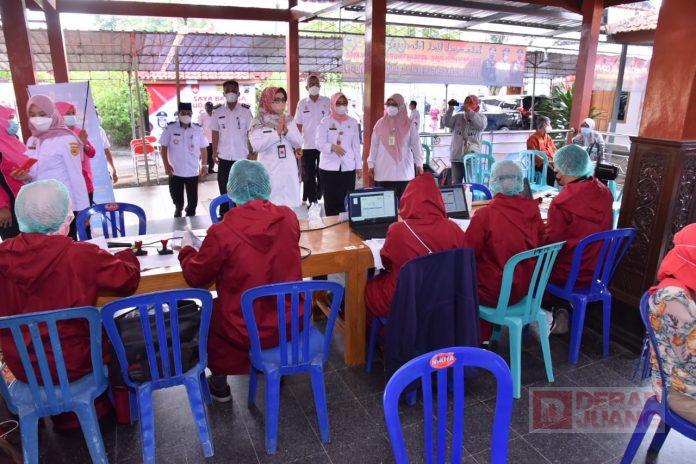 Bupati Sukoharjo Lakukan Monitoring Vaksinasi Lansia di Desa Langenharjo
