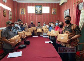 DPC PDI Perjuangan Karanganyar Gelar Rapat Pendistribusian Parcel Lebaran