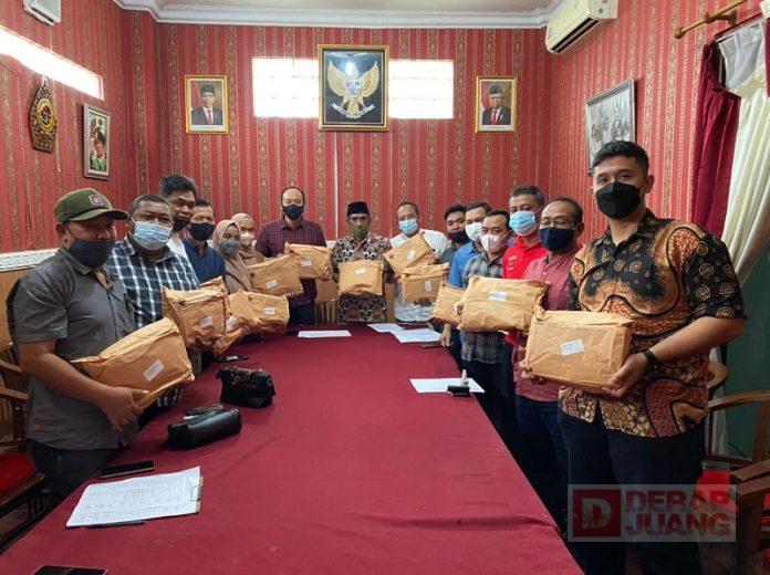 DPC PDI Perjuangan Karanganyar Gelar Rapat Pendistribusian Parcel Lebaran
