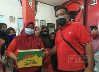 DPC PDI Perjuangan Kota Tegal Bagikan 1.600 Paket Bingkisan Lebaran pada Kader