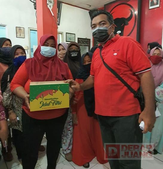 DPC PDI Perjuangan Kota Tegal Bagikan 1.600 Paket Bingkisan Lebaran pada Kader