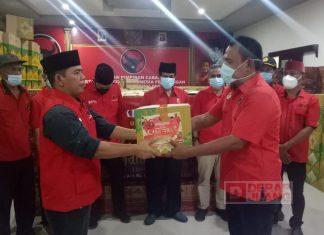 DPC PDI Perjuangan Pemalang Bagikan 2.000 Paket Bingkisan Lebaran Kepada Kader Partai