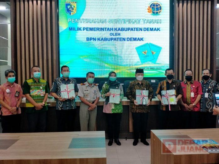 Hari Pertama Kerja, Mbak Eisti Tancap Gas Terima 154 Aset Bidang Tanah