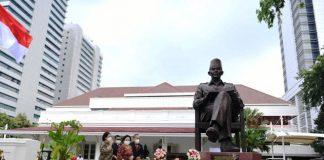 Hj. Megawati Soekarnoputri Resmikan Patung Bung Karno di Kantor Lemhanas RI