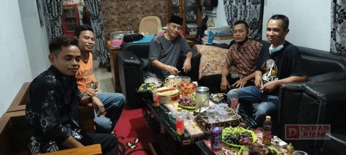 Jalin Silaturahmi, Kader Banteng Kota Tegal Sambangi Kediaman Rustoyo