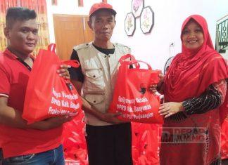 Jelang Idul Fitri, Rellya Venny Octalina Bagikan Sembako Kepada Kader Partai