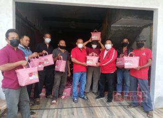 Jelang Lebaran, DPC PDI Perjuangan Batang Bagikan Bingkisan Kepada Kader Partai