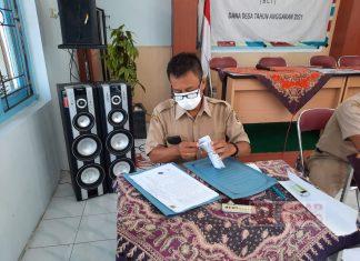 Kader Banteng Kalikotes Serahkan BLT DD Tahun 2021 Secara Simbolis