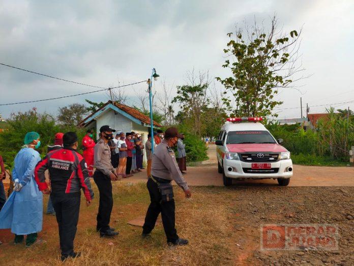 Kenedy Ikuti Prosesi Pemakaman Pasien Covid-19 di Desa Sijambe
