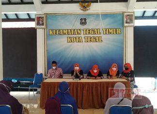 Ketua BMI Bersama Tim Penggerak PKK Kota Tegal Salurkan Bantuan