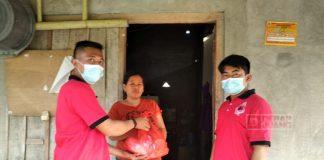Komunitas Juang Klaten Berbagi Sembako ke Rumah Warga