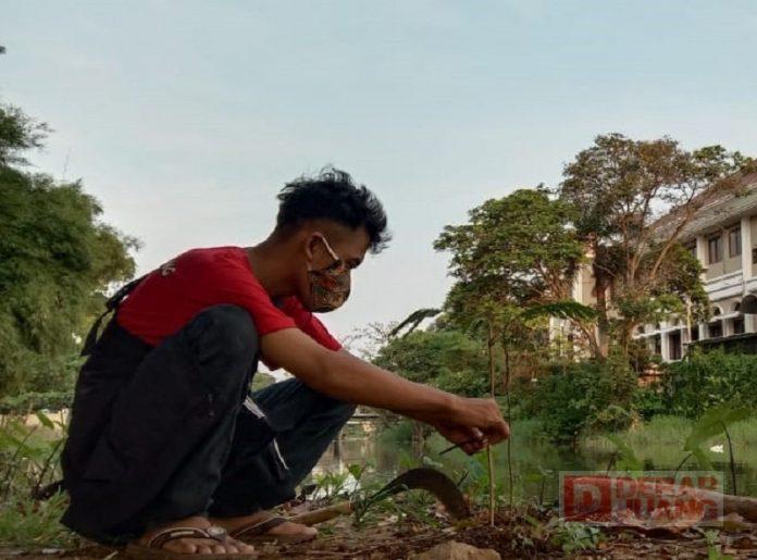 Komunitas Juang Kota Pekalongan Lakukan Penanaman Pohon di Bulan Ramdahan