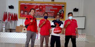 Messy Widiastuti Berbagi Sembako Kepada Kader Partai di Kabupaten Brebes