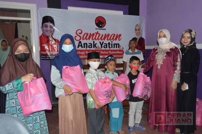 Nike Yunita Berbagi Kasih di Bulan Ramadhan