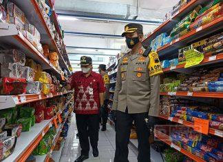 Pastikan Makanan Masih Layak, Bupati Ngesti Lakukan Sidak Dua Swalayan