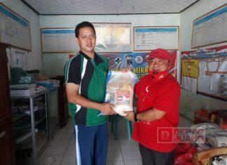 Peduli Warga Terdampak Covid-19, Anwar Bagikan Sembako