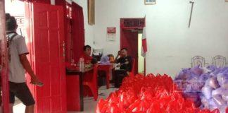 Perkuat Basis, DPC PDI Perjuangan Kota Pekalongan Bagikan Parcel Lebaran