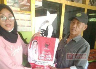 Perkuat Struktural Partai, PAC Karangnongko Salurkan Paket Sembako