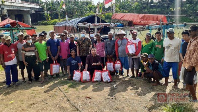 Prof. Hendrawan Gotong-royong Bantu Nelayan Pemalang