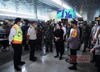 Puan Maharani Tinjau Larangan Mudik di Soetta