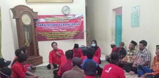 Ringankan Beban Kader, DPC PDI Perjuangan Demak Berbagi Paket Sembako