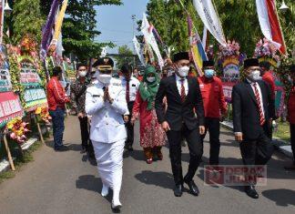 Riuh Bahagia Struktural PDI Perjuangan Sambut Bupati Baru