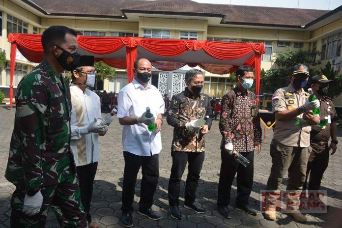 Sadewo Hadiri Pemusnahan Ratusan Botol Miras Selama Bulan Ramadhan