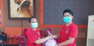 Sarno Bagikan Bingkisan Sembako untuk Komunitas Juang Boyolali