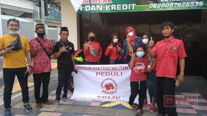 Sedulur Banteng Militan Klaten Berbagi Takjil di Bulan Ramadhan