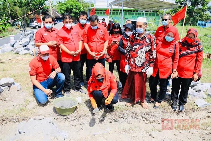 Sri Mulyani Letakan Batu Pertama Pembangunan Kantor DPC PDI Perjuangan Klaten (2)