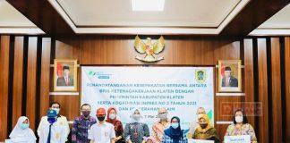 Sri Mulyani Serahkan Klaim Asuransi dan Beasiswa BPJS Ketenagakerjaan