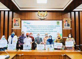 Sri Mulyani Serahkan Klaim Asuransi dan Beasiswa BPJS Ketenagakerjaan