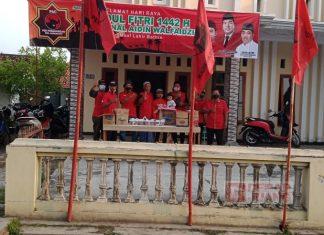 Sutari Bersama PAC PDI Perjuangan Margadana Bagikan Takjil