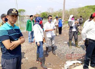 Tatiek Soelistijani Tinjau Kawasan Rob Sayung