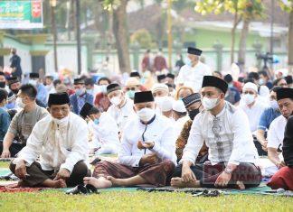 Terapkan Prokes Ketat, Bupati Klaten Laksanakan Shalat Idul Fitri di Alun-alun Kabupaten Klaten