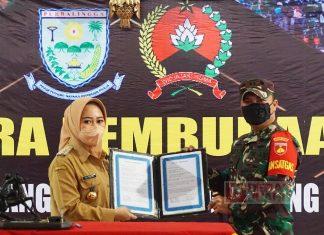 Bupati Tiwi: TMMD Pastikan Dukung Akses Sumber Air Bersih di Kecamatan Karanganyar
