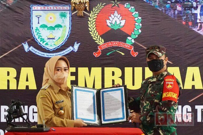 Bupati Tiwi TMMD Dukung Akses Sumber Air Bersih di Kecamatan Karanganyar