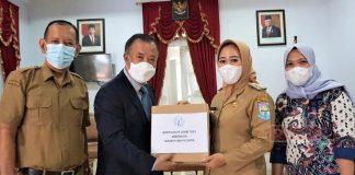 Bupati Tiwi Terima Bantuan dari Perusahaan Mainan Asal Korea