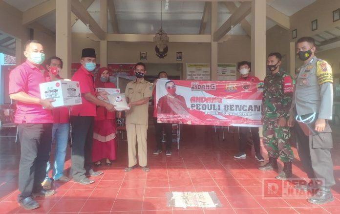 DPC PDI Perjuangan Jepara Bagikan Sembako dalam Merespon Kaum Marhaen