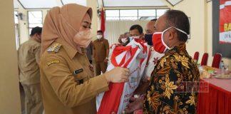 Distribusikan Bantuan Dari Presiden Joko Widodo, Bupati Tiwi: Harus Tepat Sasaran