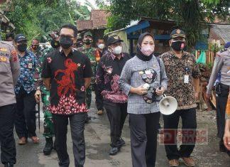 Kasus Covid-19 Melambung, HR Bambang Irawan Bersama Bupati Tiwi Lakukan Monitoring