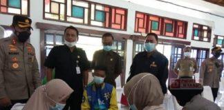 Ketua DPRD Pemalang Tinjau Vaksinasi Massal di Gedung Serbaguna