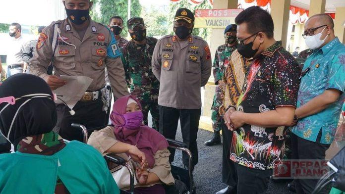 Momentum HUT Bhayangkara ke-75, HR Bambang Irawan Tinjau Vaksinasi