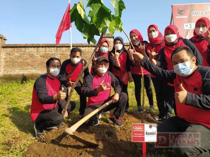 Peringatan Bulan Bung Karno, PDI Perjuangan Boyolali Laksanakan Penanaman Pohon dan Tabur Benih Ikan