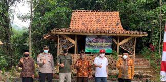 Sadewo Resmikan Wisata Hutan Adat Tembak Sela Desa Samudra