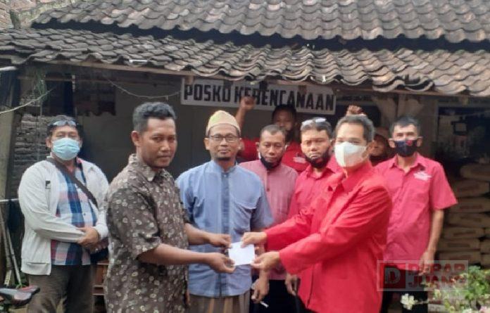 Sigap, PAC Gunungpati Bantu Korban Kebakaran